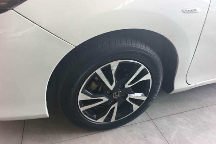 Used Honda Greiz 2016 1.5L CVT Classic Edition Left Front Wheel Hub