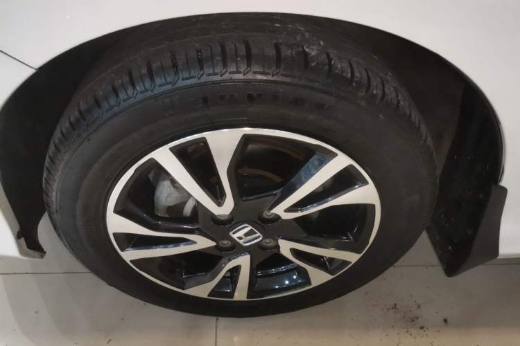 Used Honda Greiz 2016 1.5L CVT Classic Edition Left Front Wheel Hub