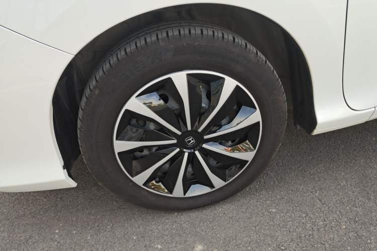 Used Honda Greiz 2016 1.5L CVT Classic Edition Left Front Wheel Hub