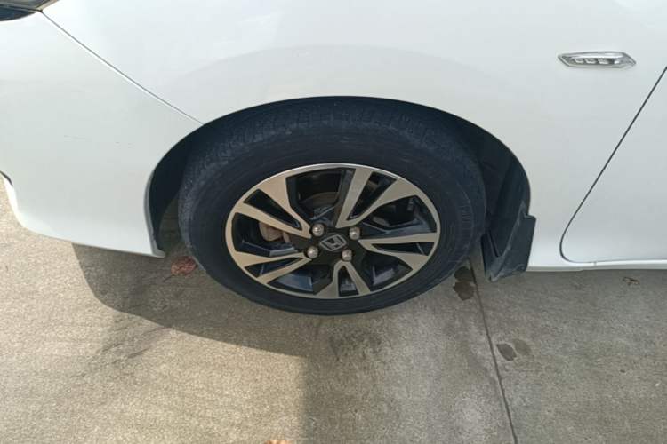Used Honda Greiz 2016 1.5L CVT Comfort Version Left Front Wheel Hub