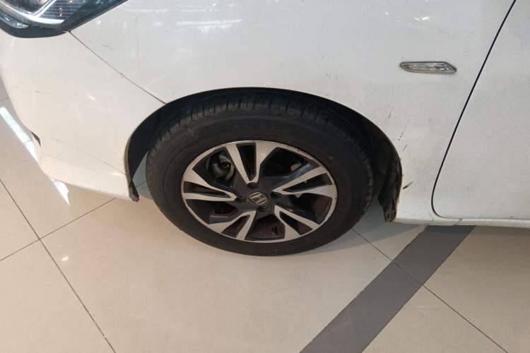 Used Honda Greiz 2016 1.5L Manual Classic Edition Left Front Wheel Hub