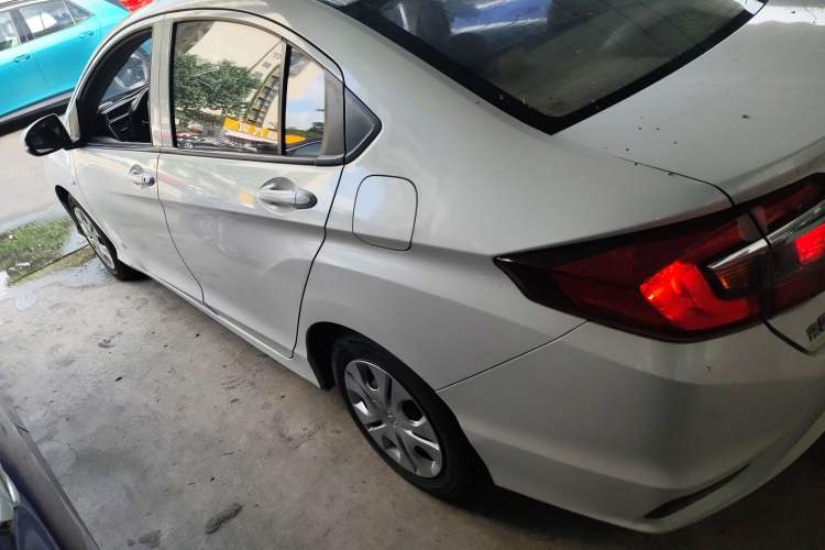Used Honda Greiz 2016 1.5L CVT Classic Edition Left Side