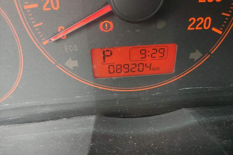 Used Honda Greiz 2016 1.5L CVT Comfort Version Odometer Close Up
