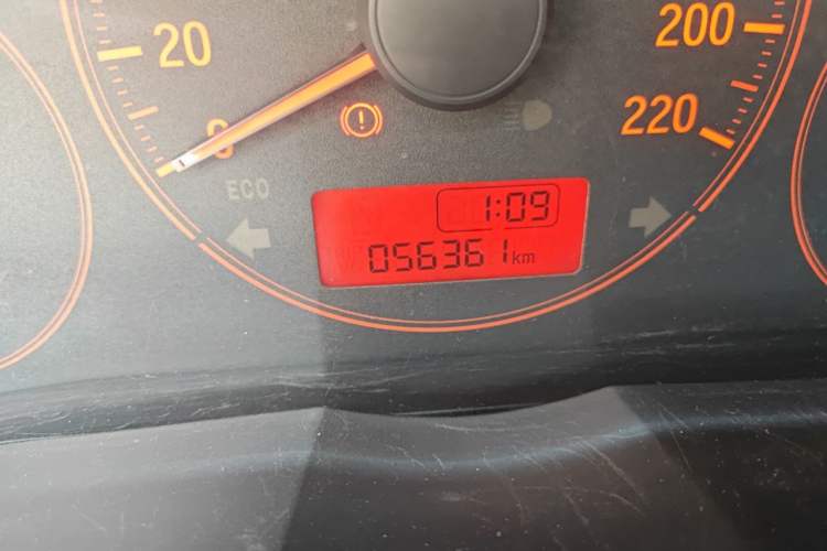 Used Honda Greiz 2016 1.5L Manual Classic Edition Odometer Close Up