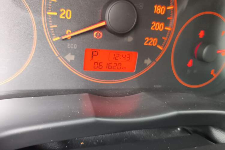Used Honda Greiz 2016 1.5L CVT Classic Edition Odometer Close Up