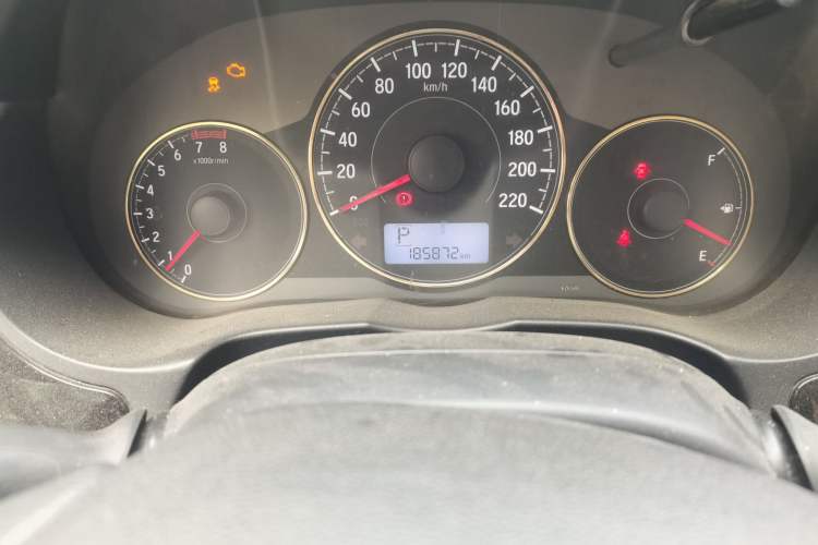 Used Honda Greiz 2016 1.5L CVT Classic Edition Odometer Close Up