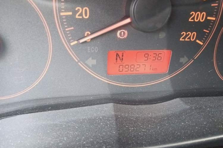 Used Honda Greiz 2016 1.5L CVT Classic Edition Odometer Close Up