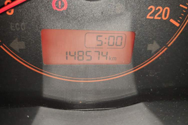 Used Honda Greiz 2016 1.5L Manual Classic Edition Odometer Close Up