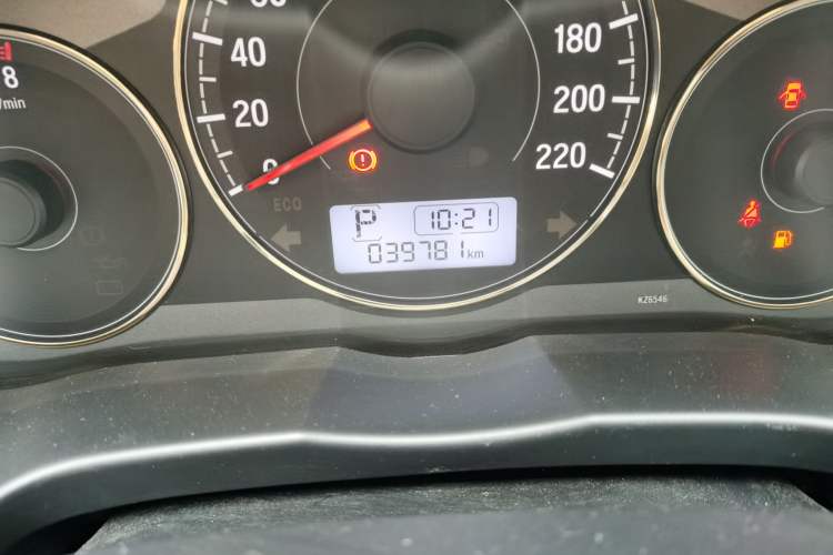 Used Honda Greiz 2016 1.5L CVT Comfort Version Odometer Close Up