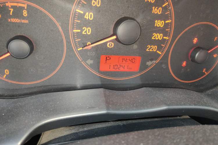 Used Honda Greiz 2016 1.5L CVT Classic Edition Odometer Close Up