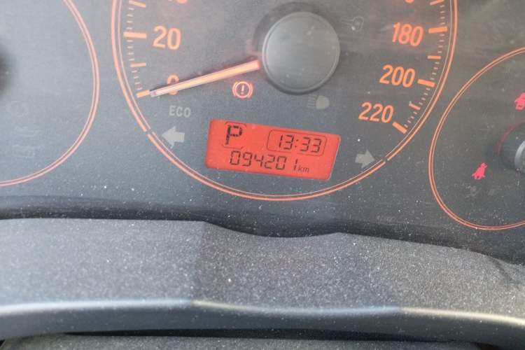 Used Honda Greiz 2016 1.5L CVT Comfort Version Odometer Close Up
