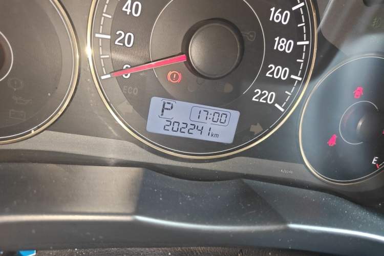 Used Honda Greiz 2016 1.5L CVT Fashion Edition Odometer Close Up