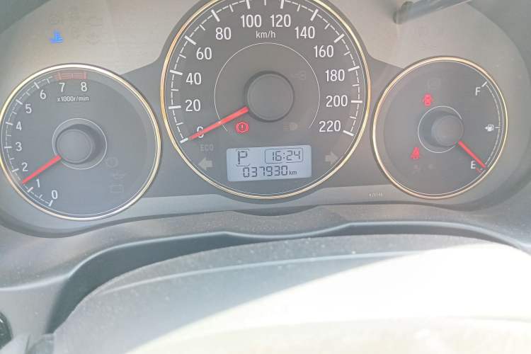 Used Honda Greiz 2016 1.5L CVT Comfort Version Odometer Close Up