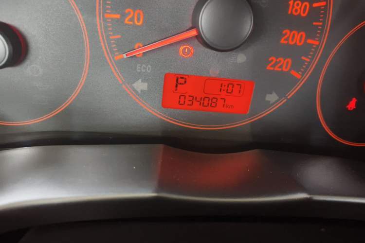 Used Honda Greiz 2016 1.5L CVT Classic Edition Odometer Close Up
