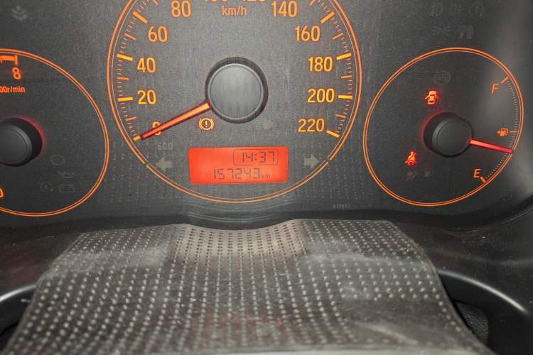 Used Honda Greiz 2016 1.5L Manual Classic Edition Odometer Close Up