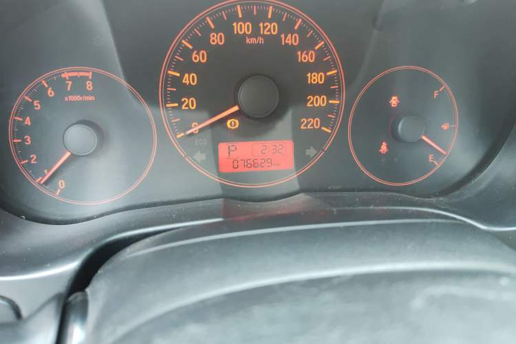 Used Honda Greiz 2016 1.5L CVT Comfort Version Odometer Close Up