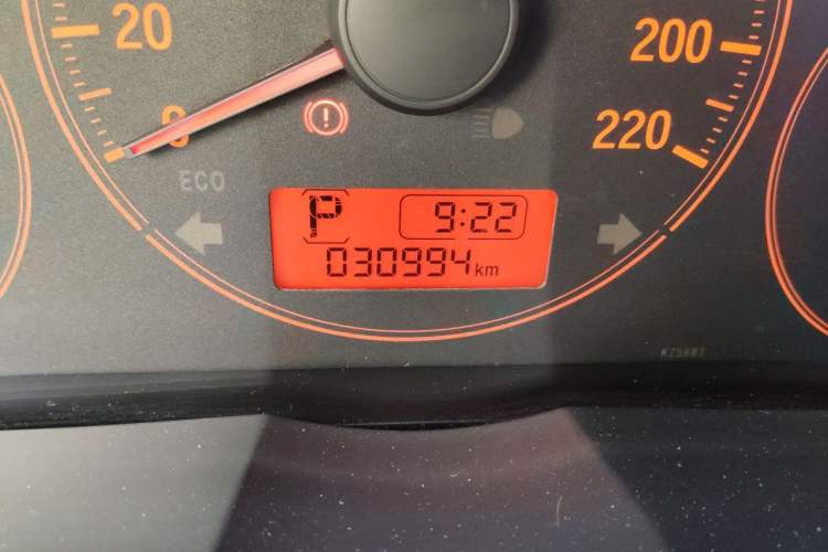Used Honda Greiz 2016 1.5L CVT Classic Edition Odometer Close Up