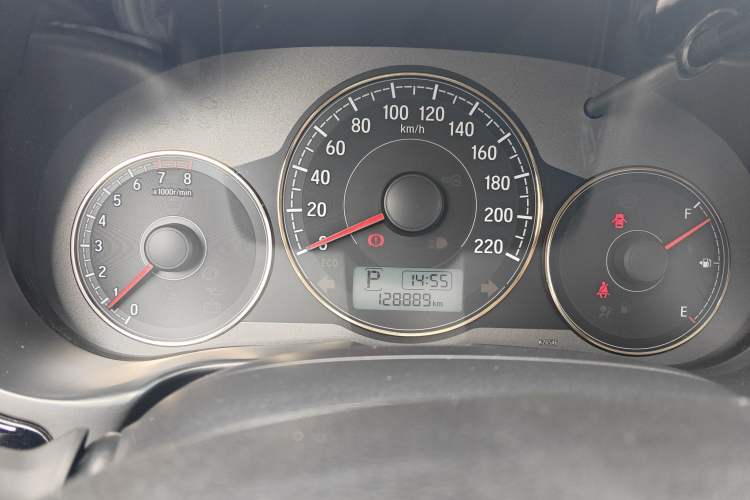 Used Honda Greiz 2016 1.5L CVT Comfort Version Odometer Close Up