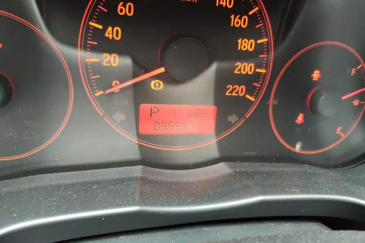 Used Honda Greiz 2016 1.5L CVT Classic Edition Odometer Close Up