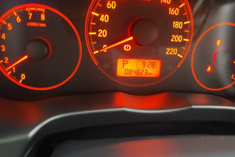 Used Honda Greiz 2016 1.5L CVT Classic Edition Odometer Close Up
