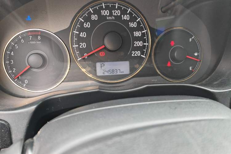 Used Honda Greiz 2016 1.5L CVT Comfort Version Odometer Close Up