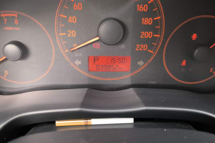 Used Honda Greiz 2016 1.5L CVT Classic Edition Odometer Close Up