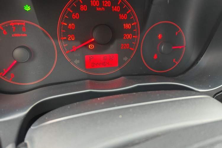 Used Honda Greiz 2016 1.5L CVT Classic Edition Odometer Close Up