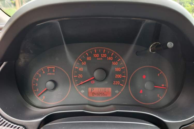 Used Honda Greiz 2016 1.5L CVT Classic Edition Odometer Close Up