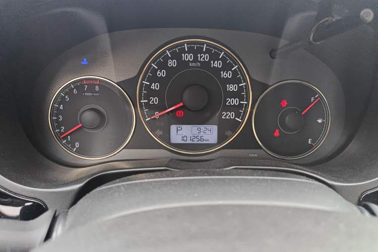 Used Honda Greiz 2016 1.5L CVT Comfort Version Odometer Close Up