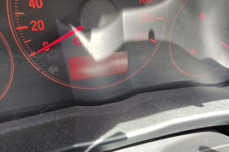 Used Honda Greiz 2016 1.5L Manual Classic Edition Odometer Close Up