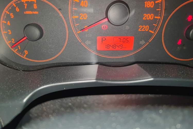 Used Honda Greiz 2016 1.5L CVT Classic Edition Odometer Close Up