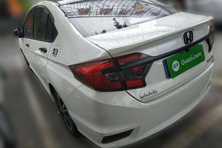 Used Honda Greiz 2016 1.5L CVT Classic Edition Rear Left 45 Deg