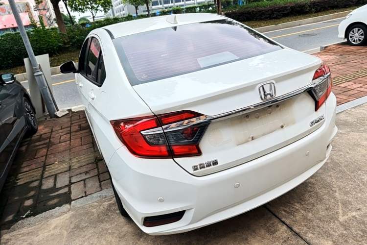 Used Honda Greiz 2016 1.5L CVT Luxury Edition Rear Left 45 Deg