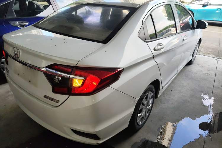 Used Honda Greiz 2016 1.5L CVT Classic Edition Rear Right 45 Deg
