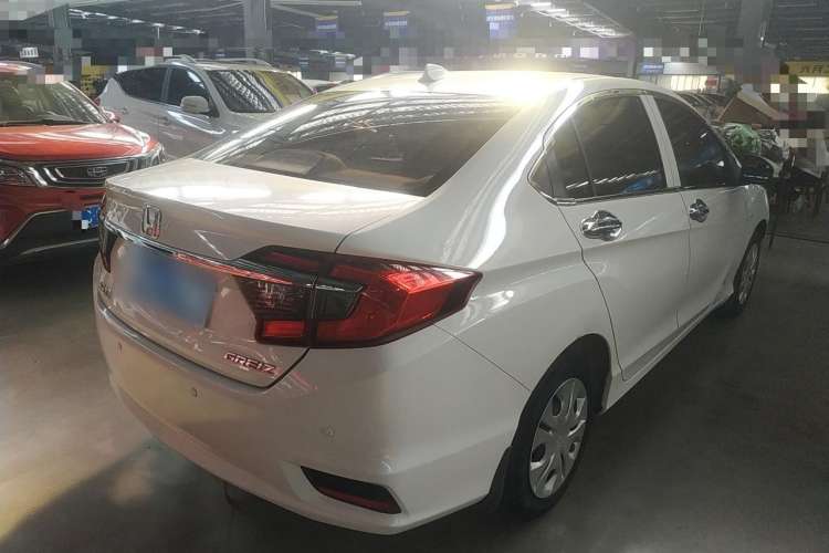 Used Honda Greiz 2016 1.5L CVT Classic Edition Rear Right 45 Deg