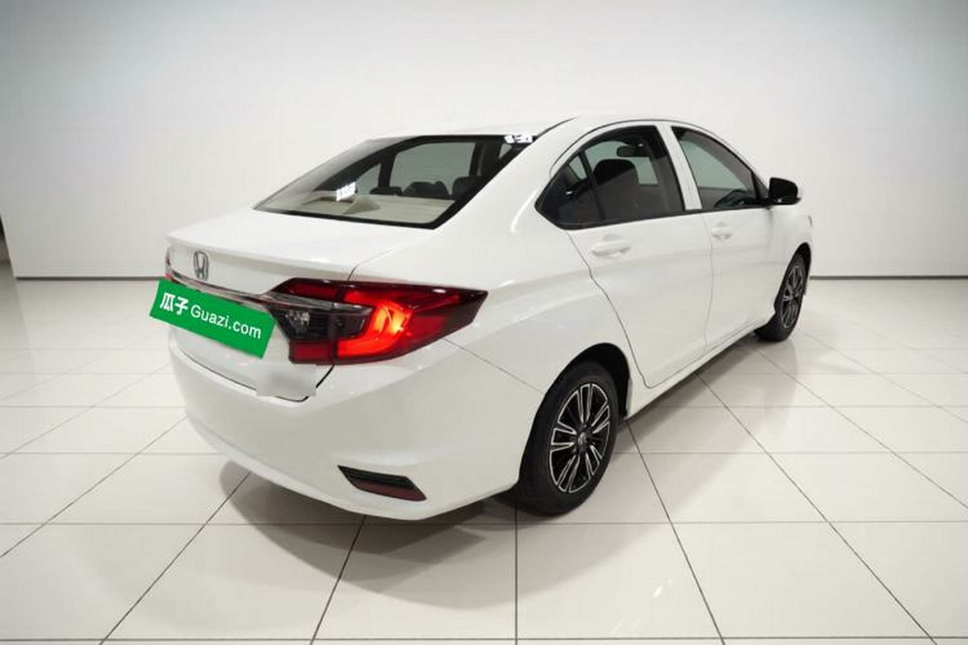 Used Honda Greiz 2016 1.5L CVT Classic Edition Rear Right 45 Deg
