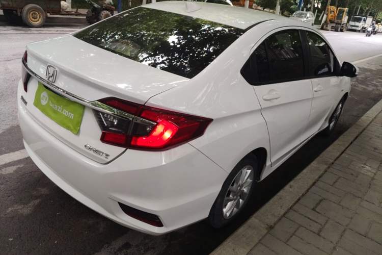 Used Honda Greiz 2016 1.5L CVT Fashion Edition Rear Right 45 Deg