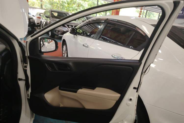 Used Honda Greiz 2016 1.5L CVT Classic Edition Right Front Door Interior