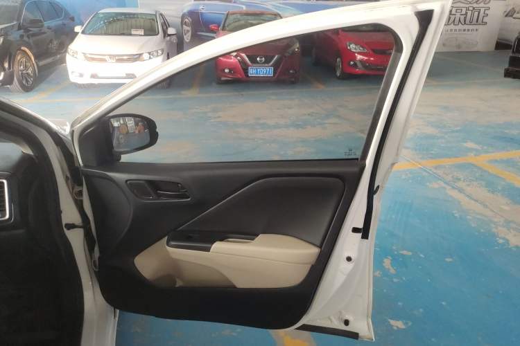 Used Honda Greiz 2016 1.5L CVT Classic Edition Right Front Door Interior
