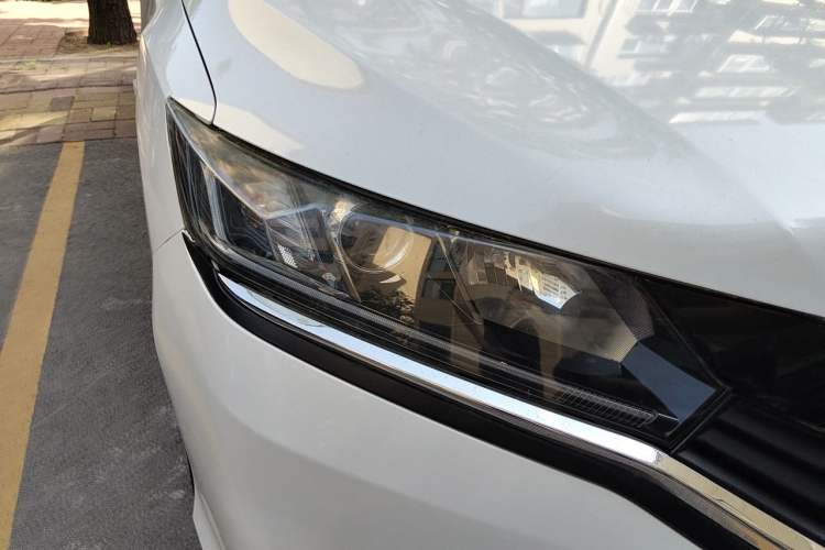 Used Honda Greiz 2016 1.5L CVT Classic Edition Right Front Headlight