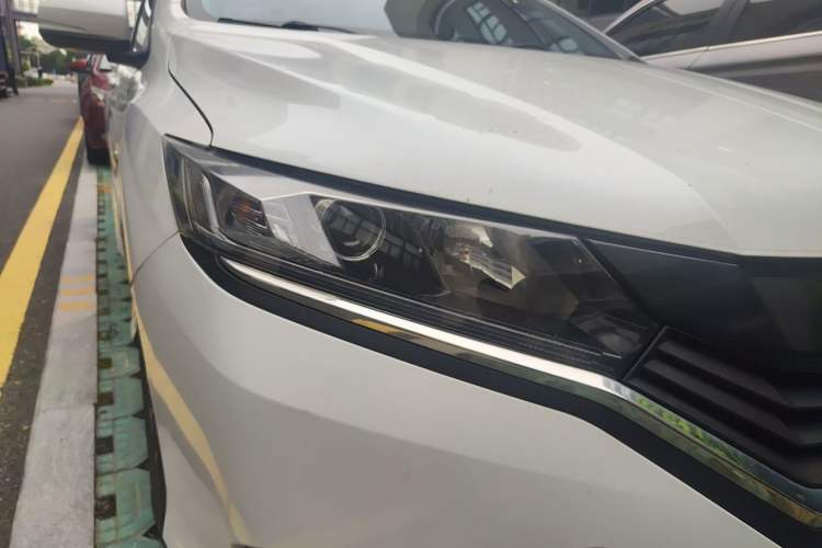 Used Honda Greiz 2016 1.5L CVT Classic Edition Right Front Headlight