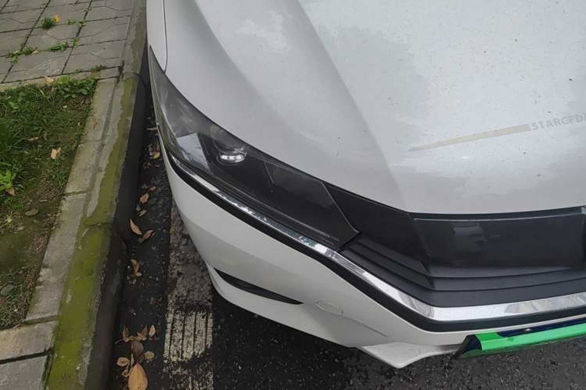 Used Honda Greiz 2016 1.5L CVT Classic Edition Right Front Headlight