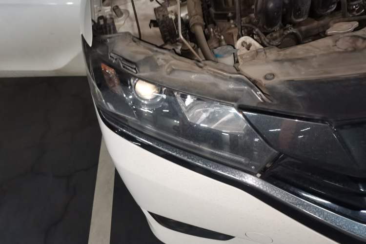 Used Honda Greiz 2016 1.5L CVT Comfort Version Right Front Headlight