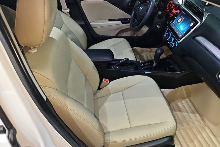 Used Honda Greiz 2016 1.5L CVT Classic Edition Right Front Seat