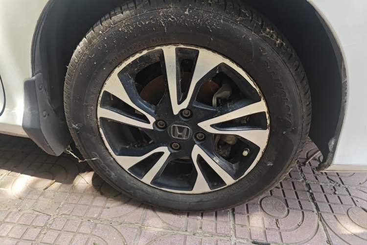Used Honda Greiz 2016 1.5L Manual Classic Edition Right Front Wheel Hub
