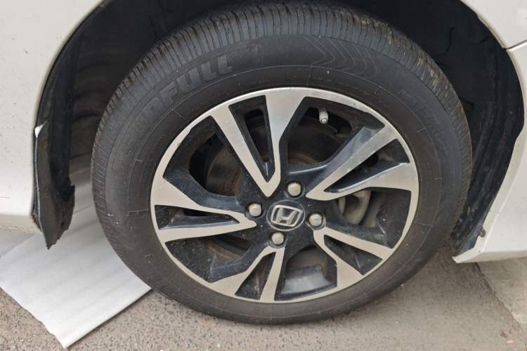 Used Honda Greiz 2016 1.5L CVT Classic Edition Right Front Wheel Hub