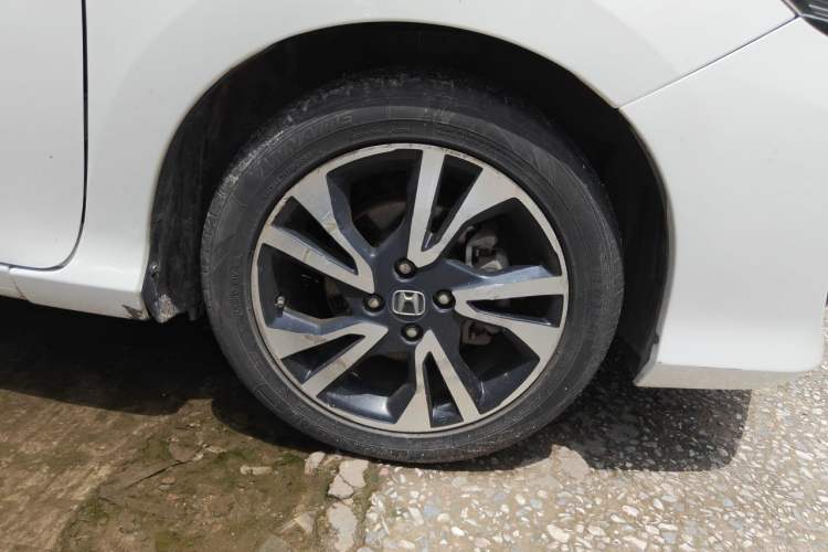 Used Honda Greiz 2016 1.5L CVT Luxury Edition Right Front Wheel Hub