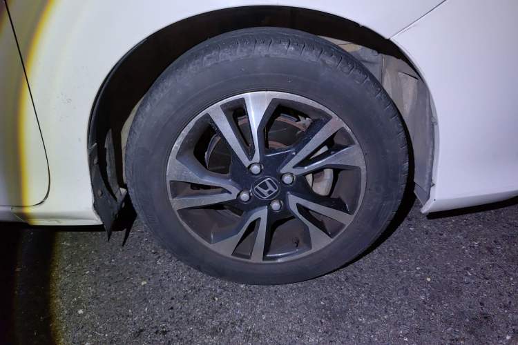 Used Honda Greiz 2016 1.5L CVT Comfort Version Right Front Wheel Hub