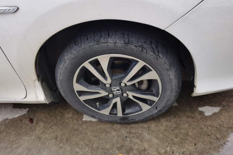 Used Honda Greiz 2016 1.5L CVT Comfort Version Right Front Wheel Hub