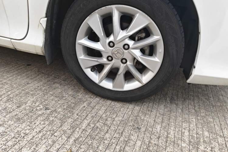 Used Honda Greiz 2016 1.5L CVT Fashion Edition Right Front Wheel Hub